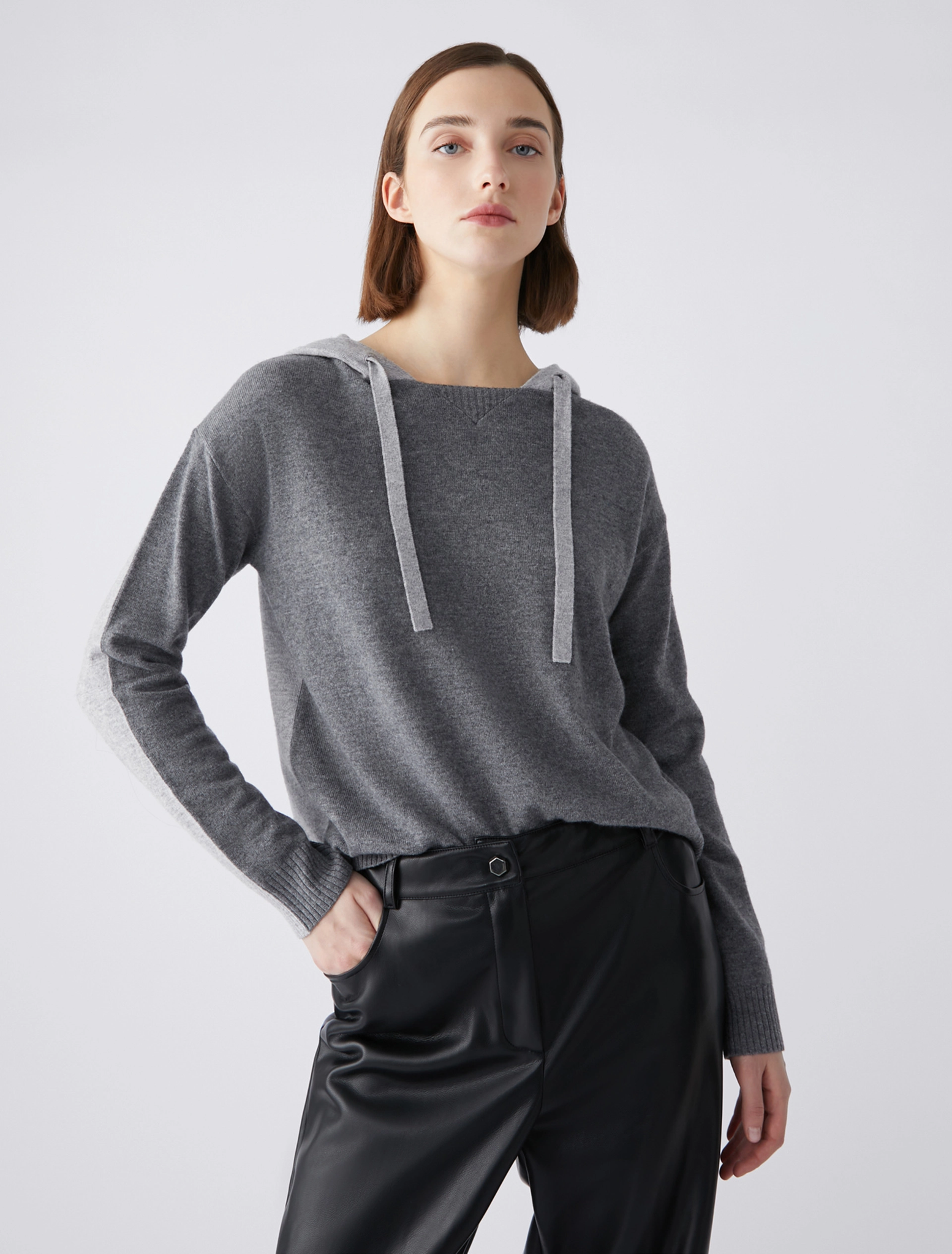 Felpa in Maglia con Cappuccio / Grigio - Ideal Moda