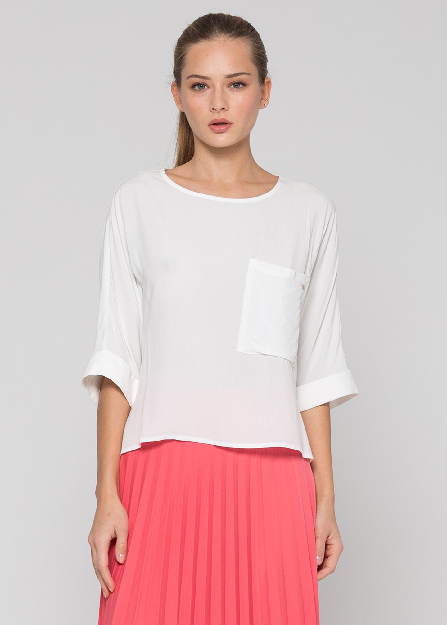 Blusa in viscosa con spilla / Bianco - Ideal Moda