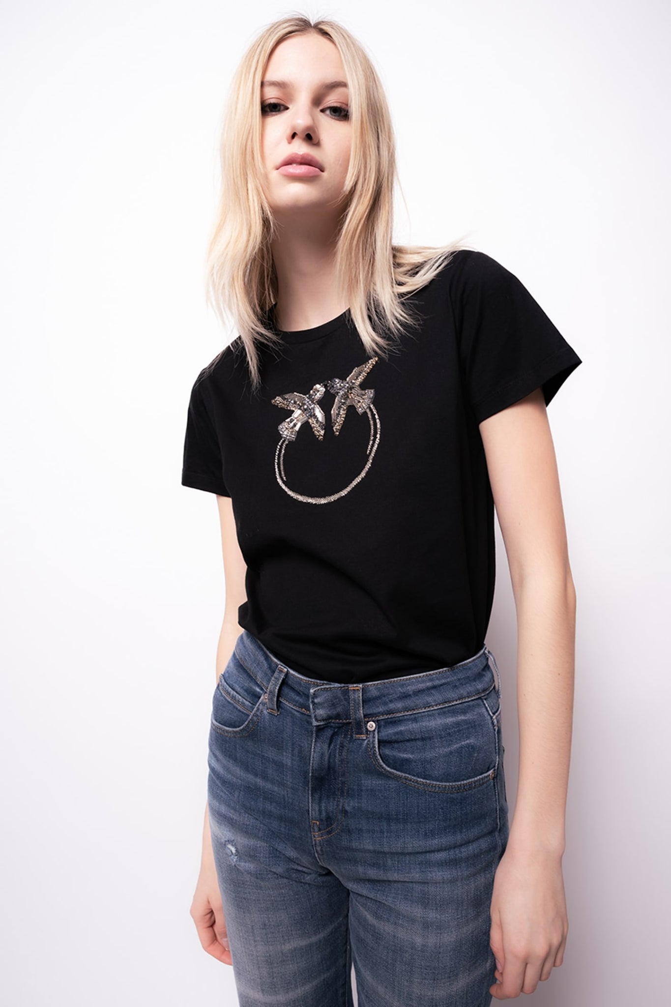 T-Shirt Pinko con Ricamo / Nero - Ideal Moda