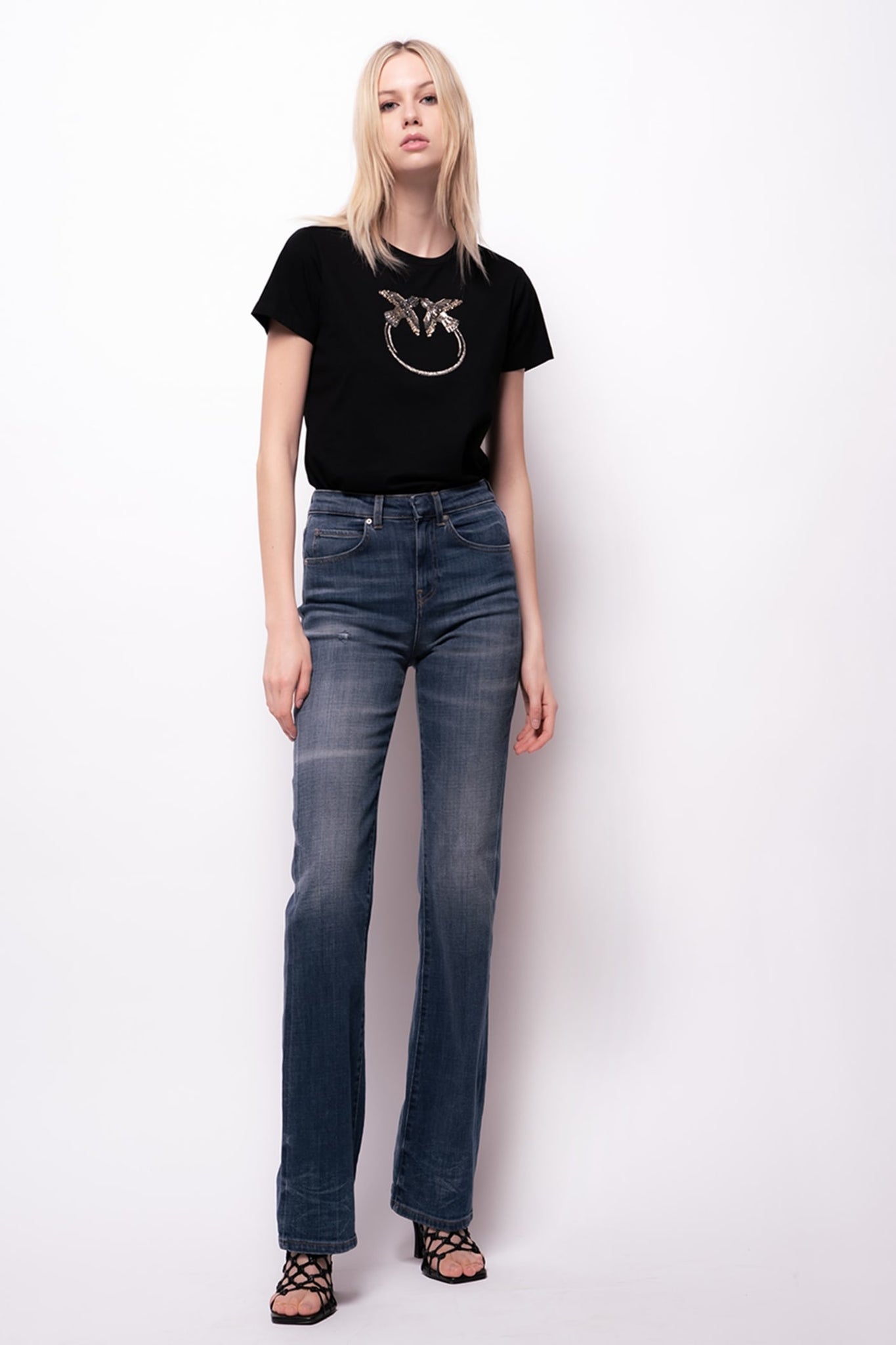 T-Shirt Pinko con Ricamo / Nero - Ideal Moda